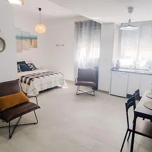 https://estudio-mar-azul-grupo-ac-gestion.hotelsincadiz.net